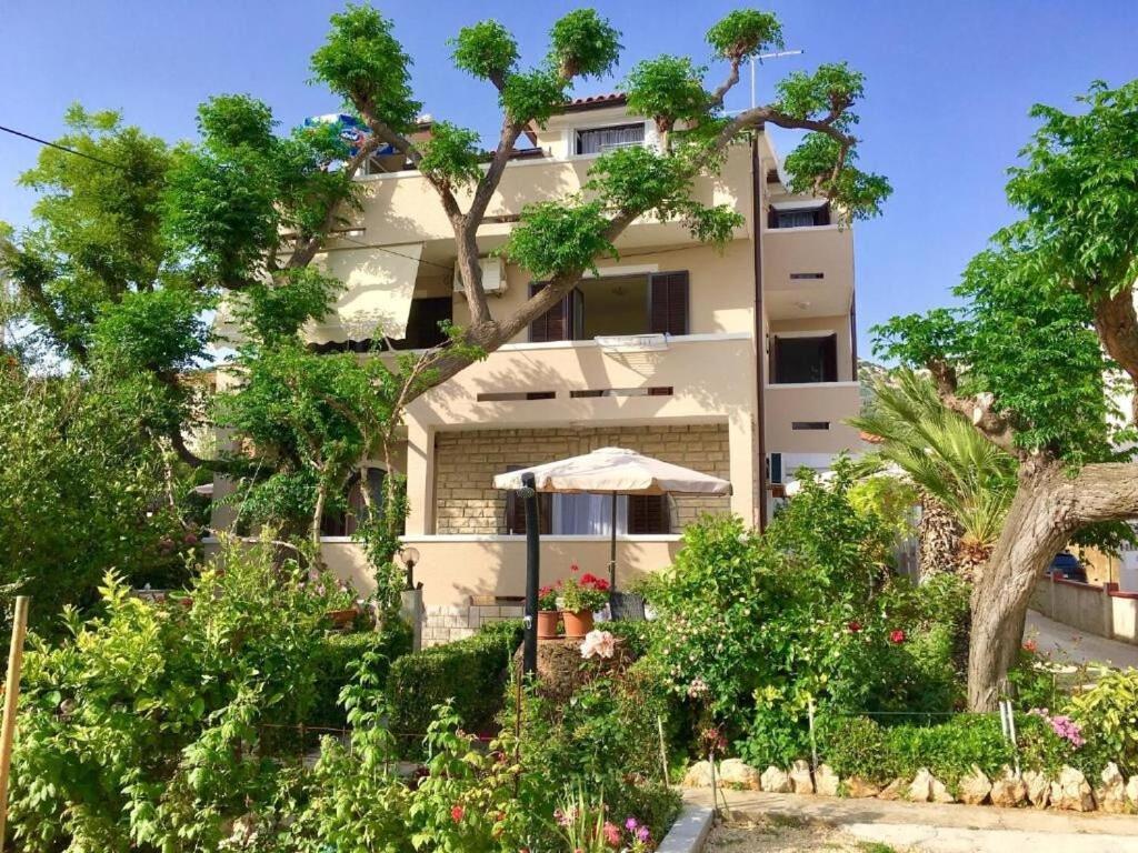 Apartments Zdenka - Garden Terrace Barbat na Rabu Exterior foto